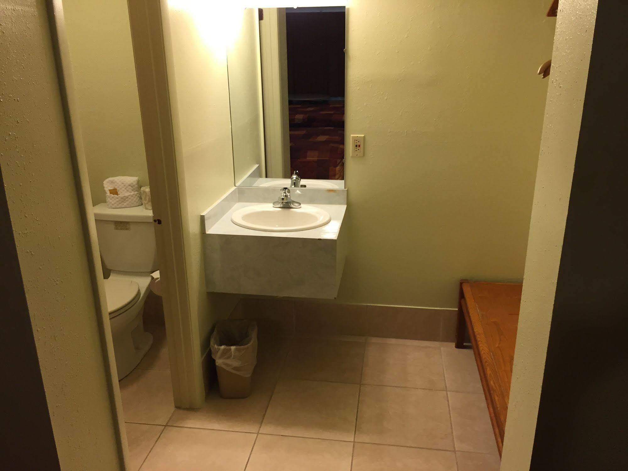 Sebring Inn Экстерьер фото