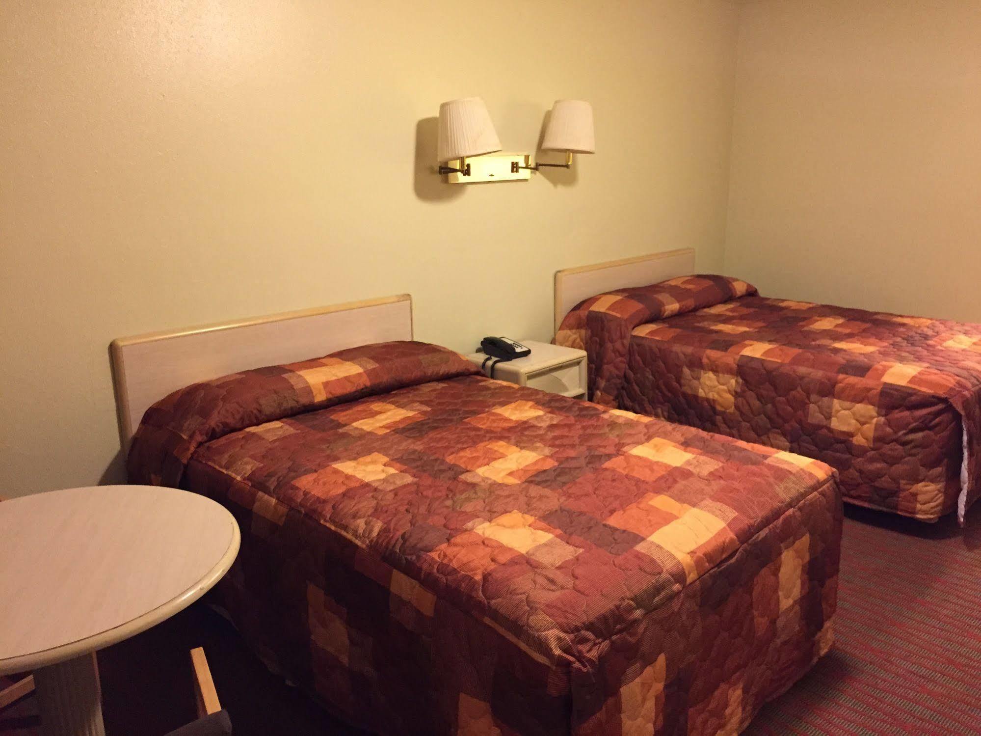 Sebring Inn Экстерьер фото