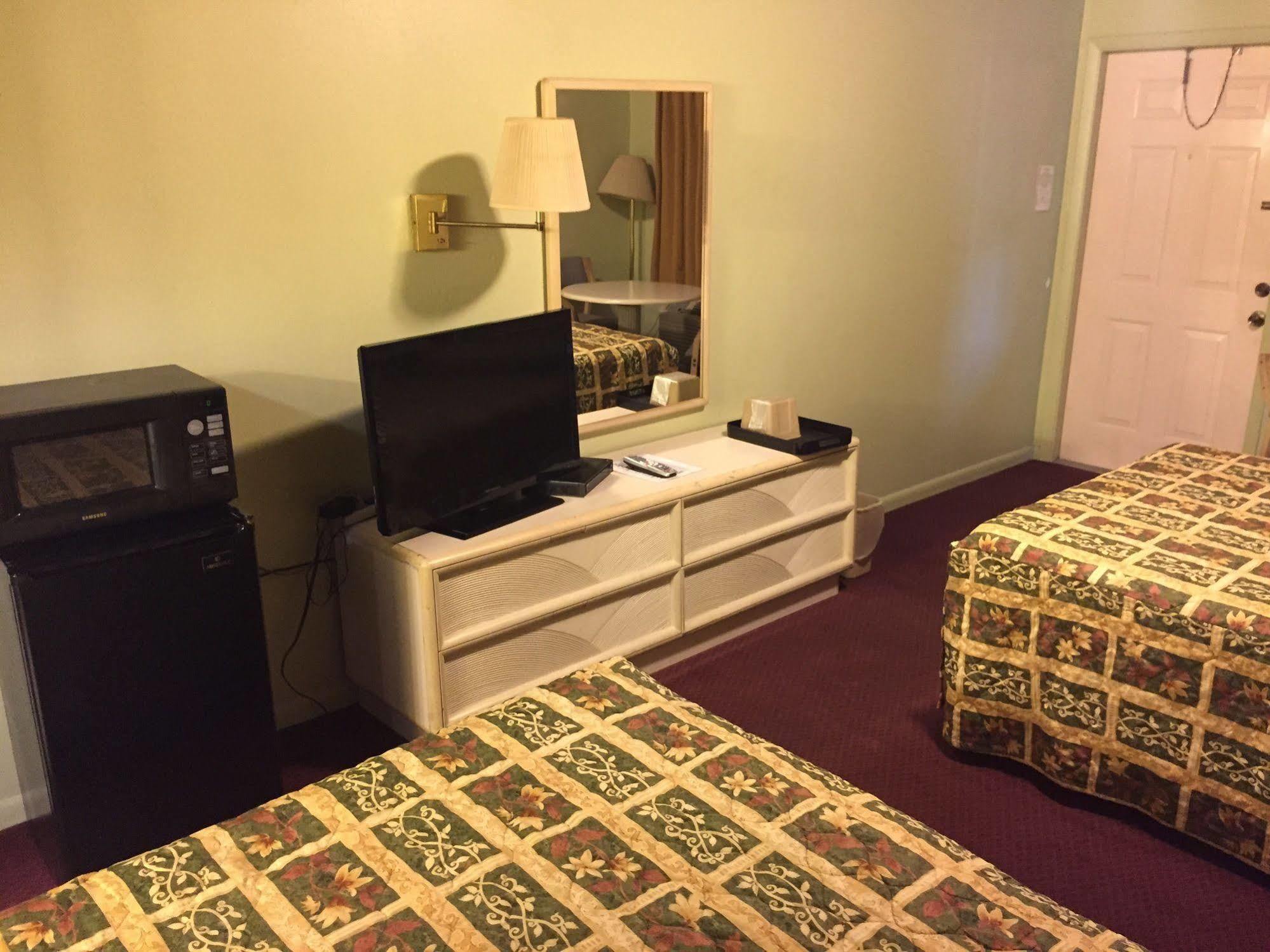 Sebring Inn Экстерьер фото