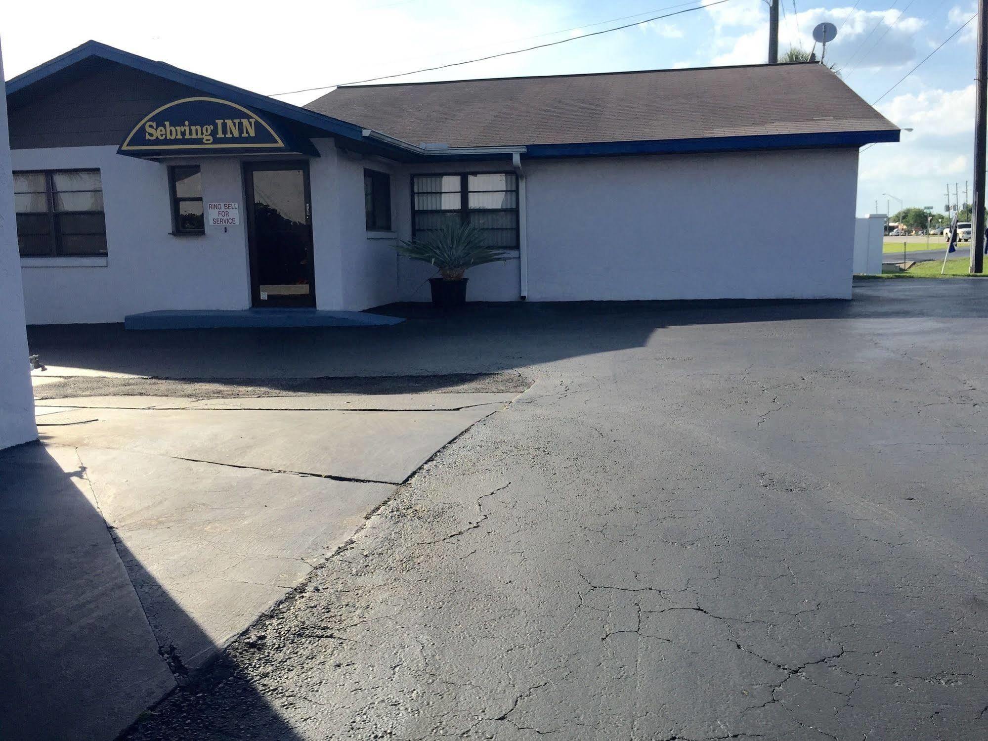 Sebring Inn Экстерьер фото